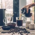 Caffè e disidratazione: c’è davvero un collegamento? Le ultime ricerche