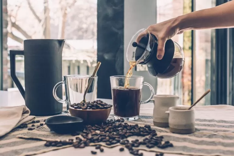 Caffè e disidratazione: c’è davvero un collegamento? Le ultime ricerche